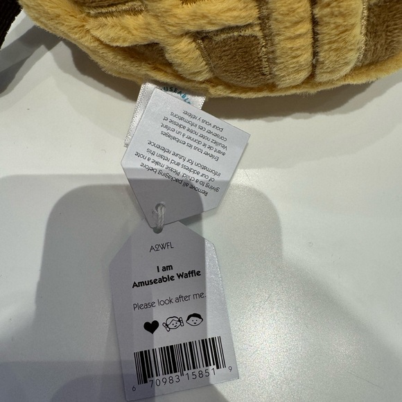 NWT Exclusive Jellycat Rene Waffle Amuseable - Picture 4 of 6